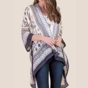 FRANCESCA'S Anastasia Mixed Floral Prinf Open Front Kimono Cardigan